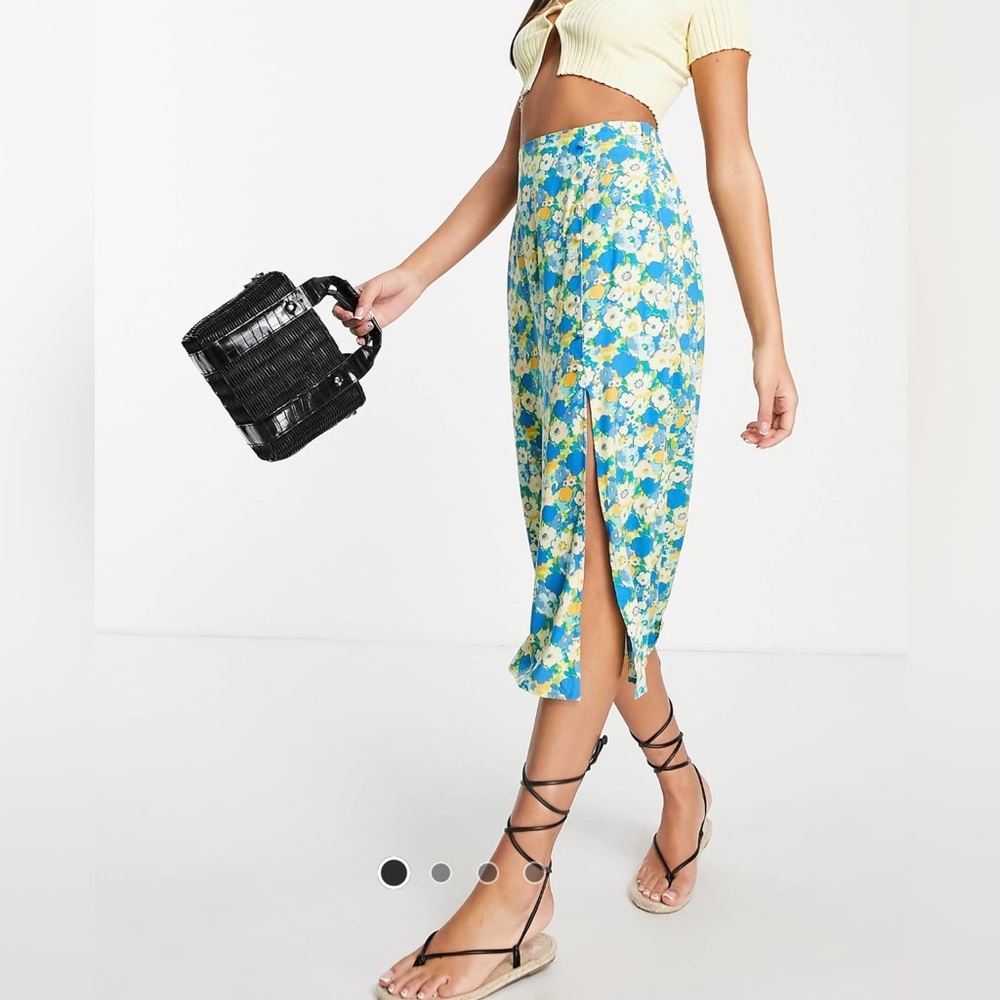 NWOT ASOS / Miss Selfridge button slit midi skirt in blue watercolor floral